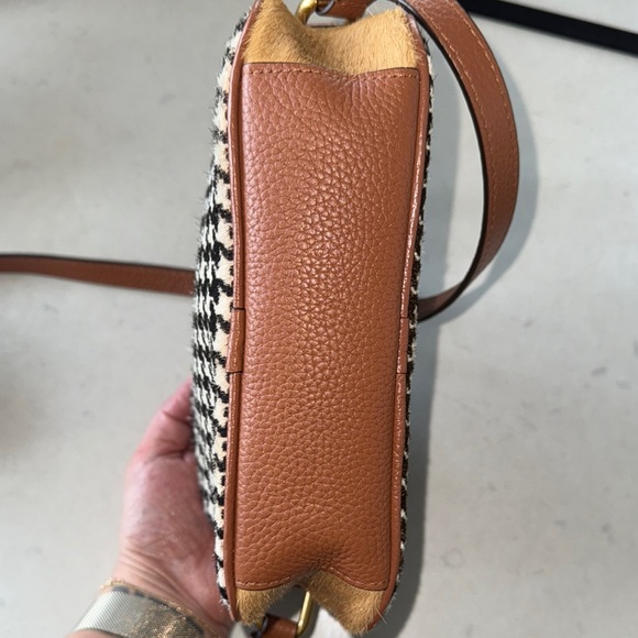 Stylish Houndstooth Crossbody Bag - Picture 8 of 8